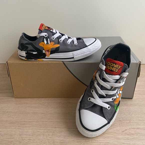 Converse Chuck Taylor All Star Looney Tunes Bugs Bunny Daffy Shoes - Size 13 C - Picture 1 of 13